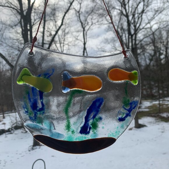 #8660 FUSED GLASS FISH BOWL  MULTI COLOR FISH  SUN CATCHER - Picture 3 of 5